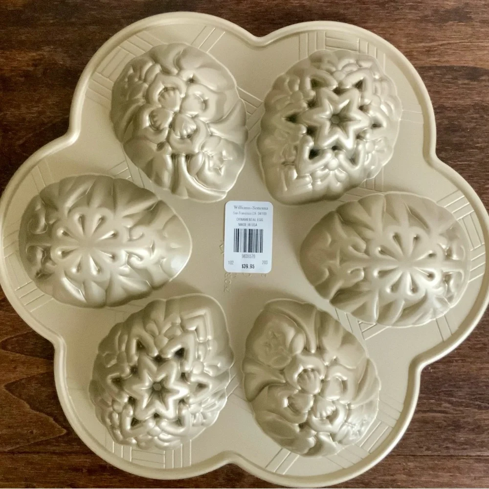 Williams Sonoma Nordic Ware Nonstick Cast Aluminum Easter Egg Cakelet NWT